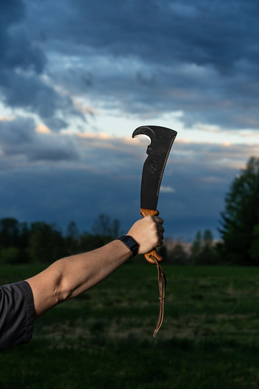 Woodman's Pal vs. Traditional Machetes: Which Is Better?